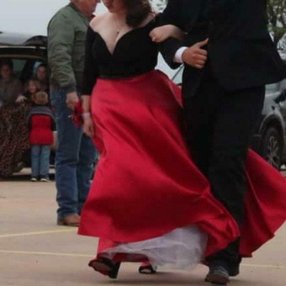 Black and red two piece prom dress. - Picture 3 of 3